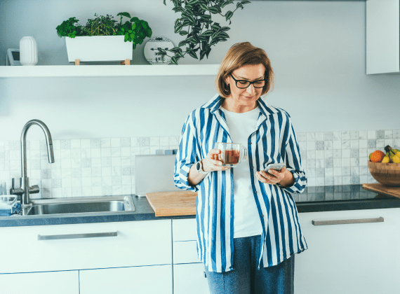 middle-aged-lady-in-kitchen