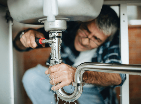 fixing-pipe-at-home