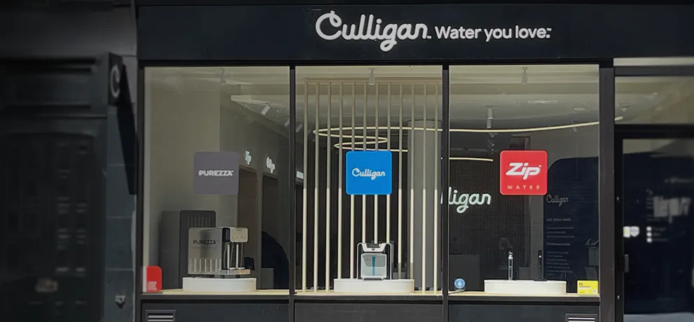 HRVEY_LP_UKSHOWROOM_1920X680_DESK_png